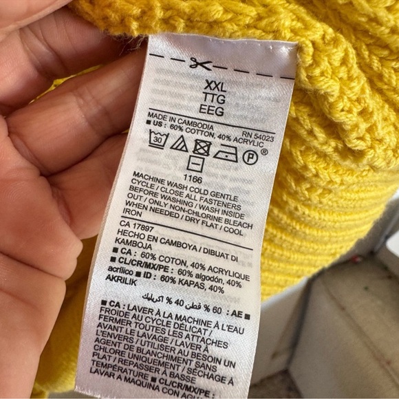 Old Navy yellow v-neck cardigan size xxl - Picture 4 of 7